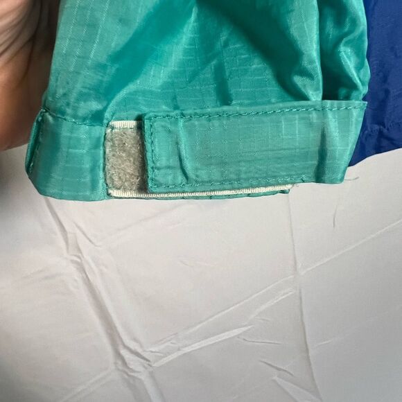 Vintage Patagonia Teal and Blue Kangaroo Pocket Windbreaker - Picture 5 of 14